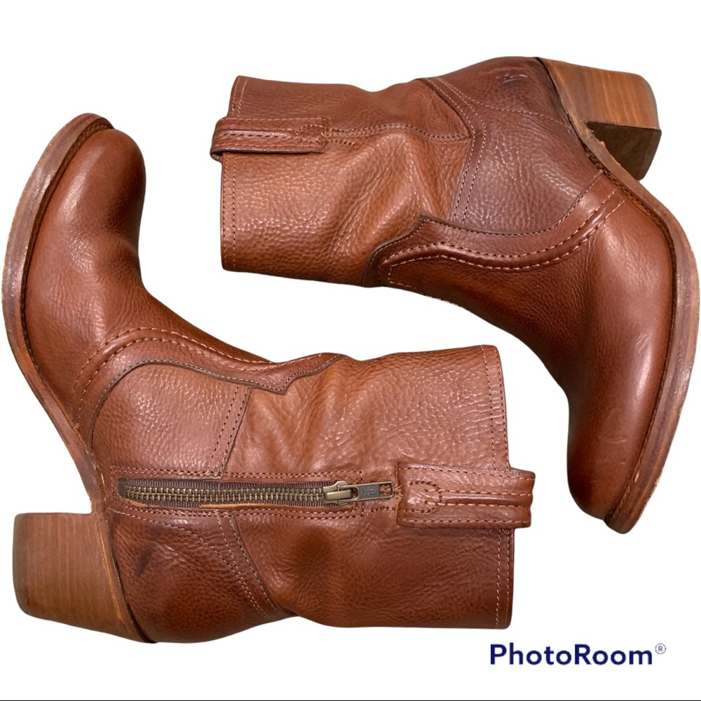Frye leather mid shaft boot bootie full grain leather redwood Western detail 8